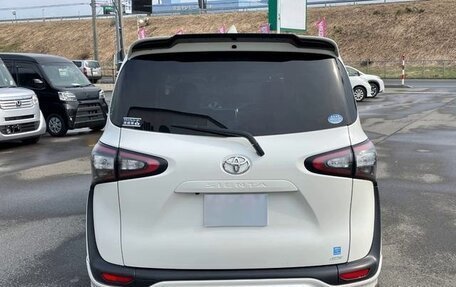 Toyota Sienta II, 2022 год, 1 076 000 рублей, 4 фотография