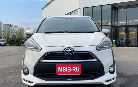 Toyota Sienta II, 2022 год, 1 076 000 рублей, 8 фотография