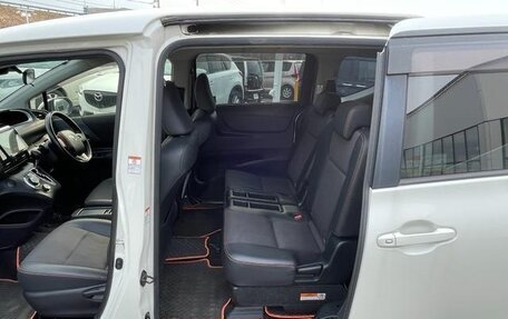 Toyota Sienta II, 2022 год, 1 076 000 рублей, 17 фотография