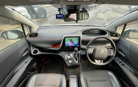 Toyota Sienta II, 2022 год, 1 076 000 рублей, 10 фотография