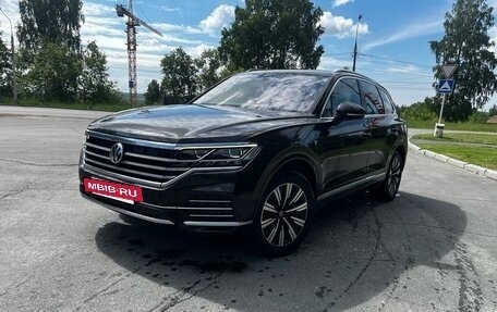 Volkswagen Touareg III, 2019 год, 3 600 000 рублей, 2 фотография