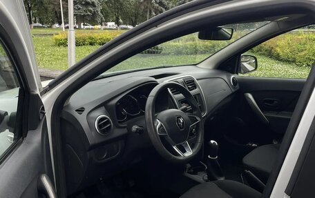 Renault Logan II, 2019 год, 780 000 рублей, 7 фотография
