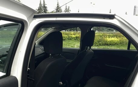Renault Logan II, 2019 год, 780 000 рублей, 5 фотография