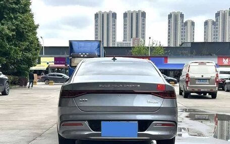 BYD Qin, 2024 год, 1 635 000 рублей, 8 фотография