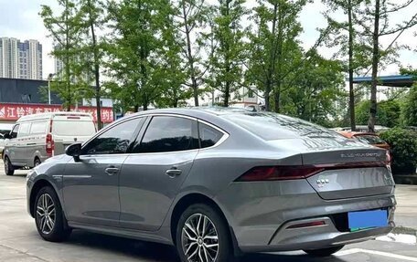 BYD Qin, 2024 год, 1 635 000 рублей, 9 фотография