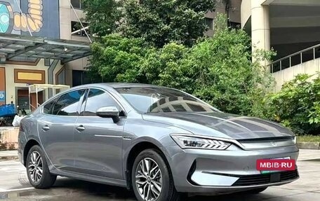 BYD Qin, 2024 год, 1 635 000 рублей, 3 фотография