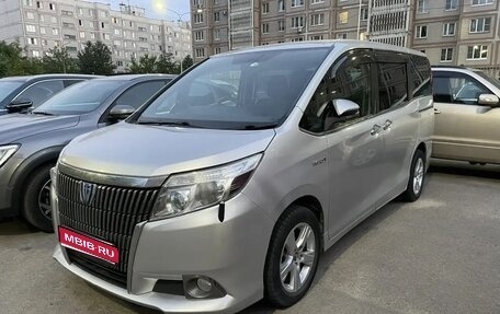 Toyota Esquire I, 2015 год, 1 520 000 рублей, 1 фотография
