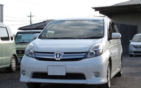 Toyota ISis I, 2016 год, 988 000 рублей, 2 фотография