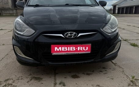 Hyundai Solaris II рестайлинг, 2012 год, 600 000 рублей, 2 фотография