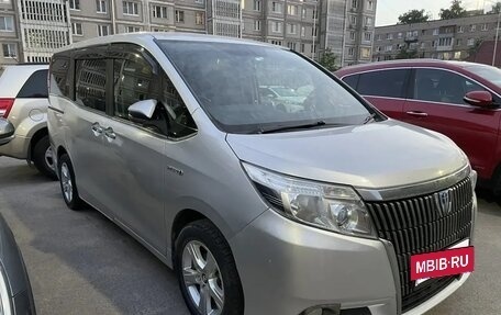 Toyota Esquire I, 2015 год, 1 520 000 рублей, 2 фотография