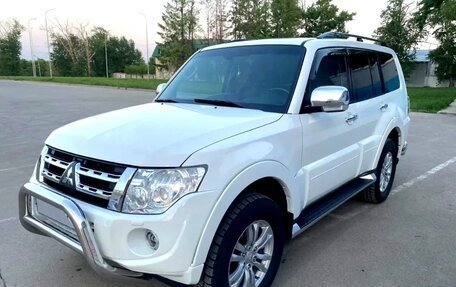 Mitsubishi Pajero IV, 2013 год, 2 500 000 рублей, 3 фотография
