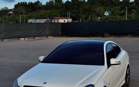Mercedes-Benz C-Класс, 2012 год, 1 290 000 рублей, 1 фотография