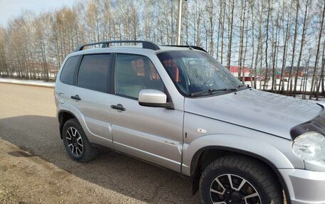 Chevrolet Niva I рестайлинг, 2016 год, 580 000 рублей, 2 фотография
