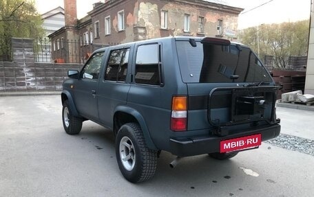Nissan Pathfinder, 1993 год, 990 000 рублей, 5 фотография