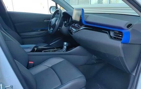 Toyota C-HR I рестайлинг, 2022 год, 1 655 000 рублей, 6 фотография