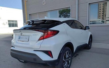 Toyota C-HR I рестайлинг, 2022 год, 1 655 000 рублей, 3 фотография