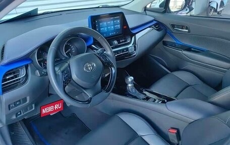 Toyota C-HR I рестайлинг, 2022 год, 1 655 000 рублей, 10 фотография