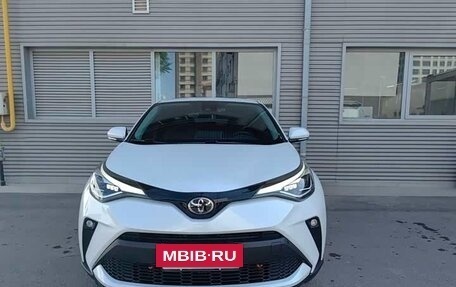 Toyota C-HR I рестайлинг, 2022 год, 1 655 000 рублей, 4 фотография