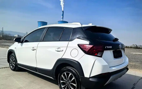 Toyota Yaris XP150 рестайлинг, 2022 год, 1 435 002 рублей, 3 фотография