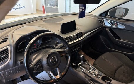 Mazda 3, 2018 год, 1 699 000 рублей, 11 фотография