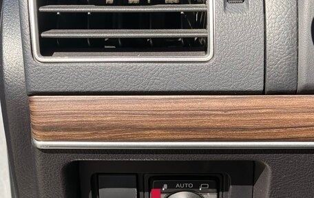 Toyota Land Cruiser Prado 150 рестайлинг 2, 2020 год, 6 500 000 рублей, 7 фотография
