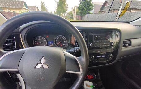 Mitsubishi Outlander III рестайлинг 3, 2013 год, 1 200 000 рублей, 6 фотография