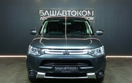 Mitsubishi Outlander III рестайлинг 3, 2014 год, 1 420 000 рублей, 2 фотография