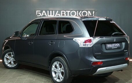 Mitsubishi Outlander III рестайлинг 3, 2014 год, 1 420 000 рублей, 6 фотография