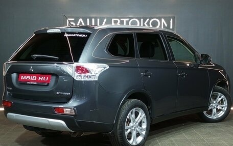 Mitsubishi Outlander III рестайлинг 3, 2014 год, 1 420 000 рублей, 4 фотография