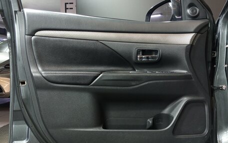 Mitsubishi Outlander III рестайлинг 3, 2014 год, 1 420 000 рублей, 19 фотография