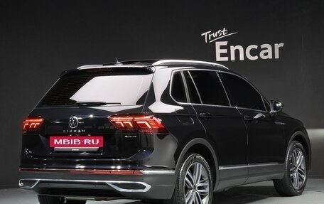 Volkswagen Tiguan II, 2022 год, 3 340 000 рублей, 2 фотография