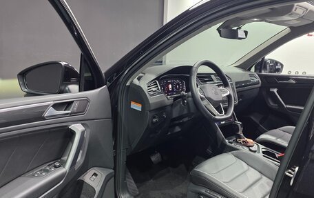 Volkswagen Tiguan II, 2022 год, 3 340 000 рублей, 18 фотография