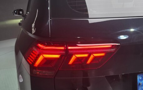 Volkswagen Tiguan II, 2022 год, 3 340 000 рублей, 11 фотография