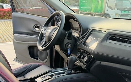 Honda Vezel, 2021 год, 1 280 000 рублей, 10 фотография