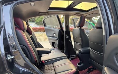 Honda Vezel, 2021 год, 1 280 000 рублей, 17 фотография