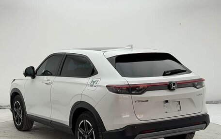 Honda Vezel, 2023 год, 1 700 000 рублей, 5 фотография