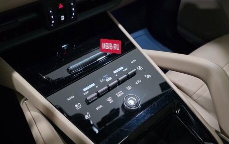 Porsche Cayenne III, 2025 год, 14 000 000 рублей, 16 фотография