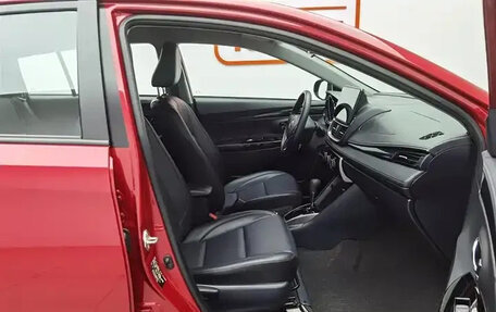 Toyota Yaris XP150 рестайлинг, 2022 год, 1 140 000 рублей, 9 фотография