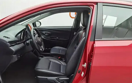Toyota Yaris XP150 рестайлинг, 2022 год, 1 140 000 рублей, 7 фотография