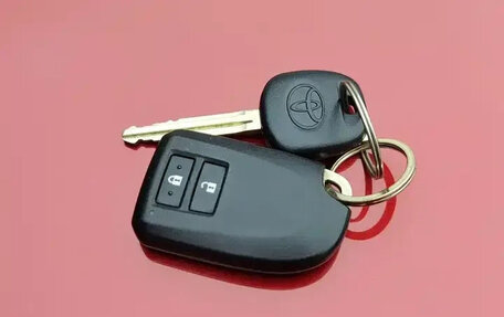Toyota Yaris XP150 рестайлинг, 2022 год, 1 140 000 рублей, 18 фотография