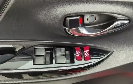 Toyota Yaris XP150 рестайлинг, 2022 год, 1 140 000 рублей, 21 фотография