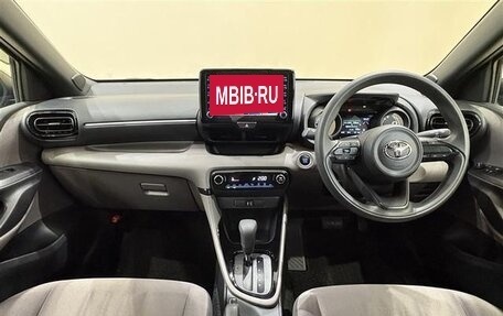 Toyota Yaris, 2021 год, 934 009 рублей, 9 фотография