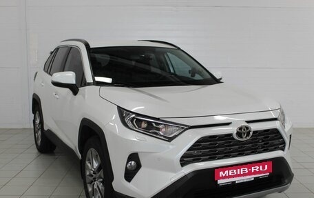 Toyota RAV4, 2020 год, 4 090 000 рублей, 3 фотография