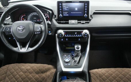 Toyota RAV4, 2020 год, 4 090 000 рублей, 20 фотография