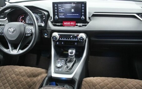 Toyota RAV4, 2020 год, 4 090 000 рублей, 19 фотография