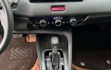 Honda Vezel, 2023 год, 1 700 000 рублей, 10 фотография