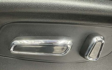 Honda Vezel, 2023 год, 1 700 000 рублей, 16 фотография