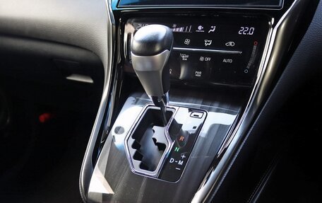 Toyota Harrier, 2018 год, 1 810 000 рублей, 24 фотография