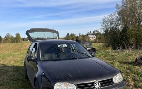 Volkswagen Golf IV, 2001 год, 300 000 рублей, 2 фотография