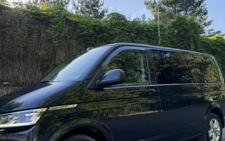 Volkswagen Caravelle T6 рестайлинг, 2021 год, 4 470 000 рублей, 2 фотография